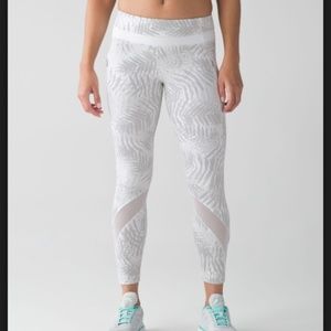 NWT RARE Lululemon Inspire Tight II Palm Camo